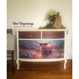 Flora, Highland Cow. Papel Tissue para Decoupage. Whimsykel Designs. Los mejores productos en L'aura Bella, tu tienda online.