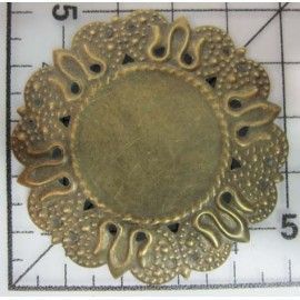 Decoración de metal dorada....