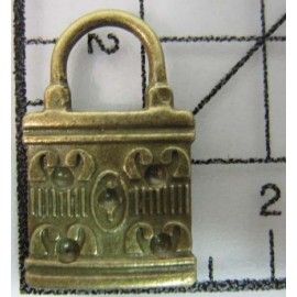 Decoración de metal dorada....